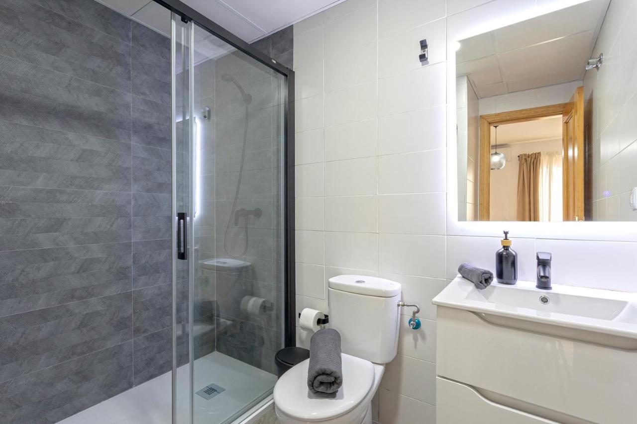 Laterraza De Ollerias Apartment Malaga Luaran gambar